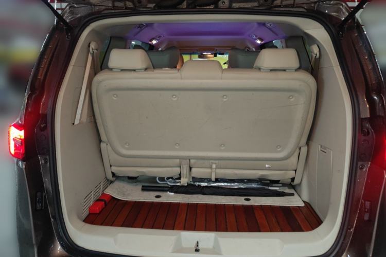 Used Buick GL8 2023 Land Executive Class Comfort Model Trunk