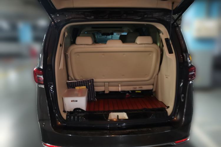 Used Buick GL8 2023 Land Executive Class Deluxe Model Trunk