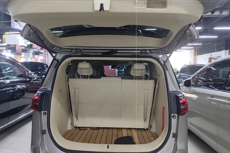 Used Buick GL8 2023 ES Lu Zun Deluxe Model Trunk
