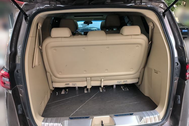 Used Buick GL8 2023 Facelifted Land Cruiser Executive Luxury Version Trunk
