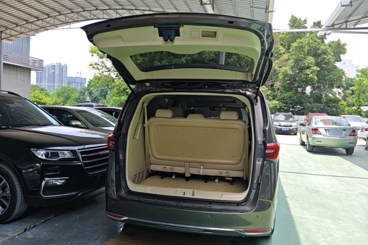 Used Buick GL8 2023 Land Executive Class 652T Luxury Model Trunk