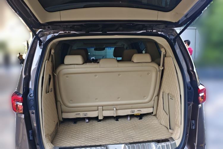 Used Buick GL8 2023 Facelifted Land Cruiser Executive Luxury Version Trunk
