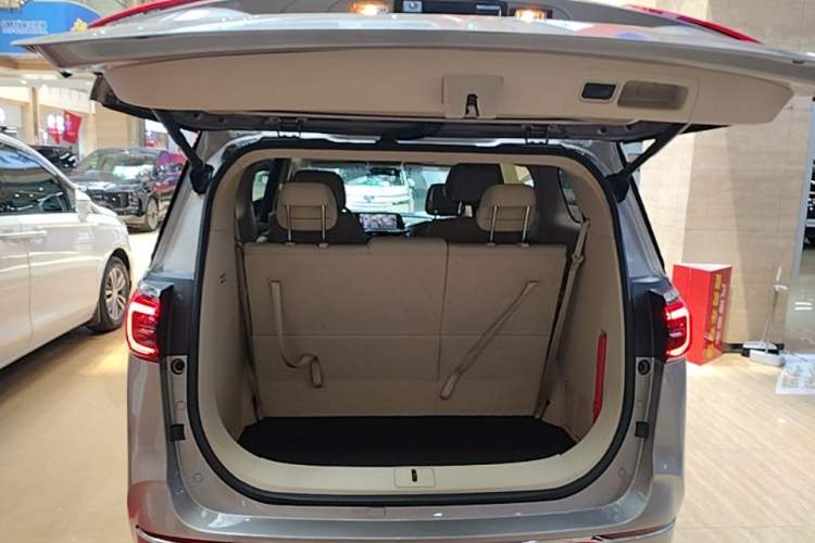 Used Buick GL8 2023 ES Lu Zun Deluxe Model Trunk