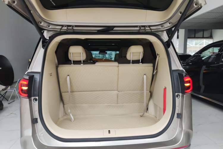 Used Buick GL8 2023 ES Lu Zun Luxury Model Trunk