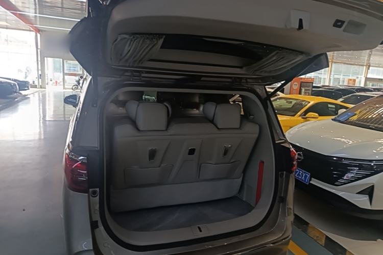 Used Buick GL8 2023 ES Lu Zun Comfort Model Trunk