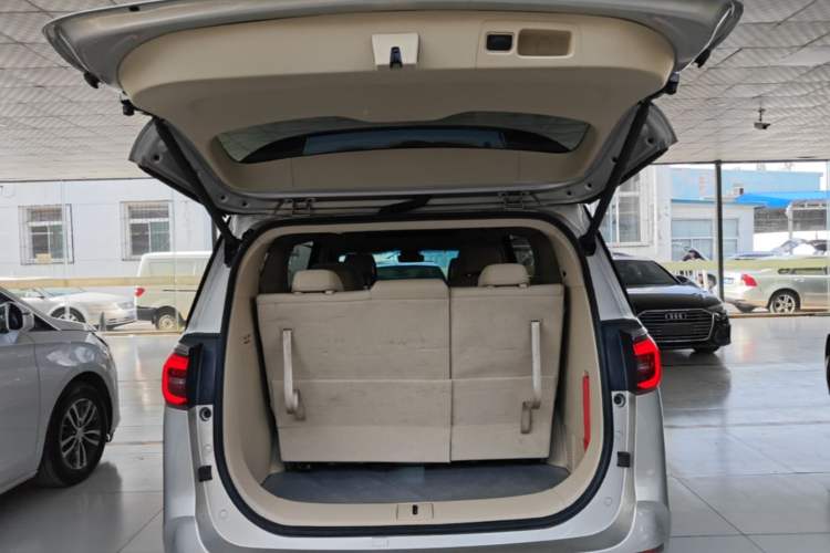 Used Buick GL8 2023 ES Lu Zun Flagship Model Trunk