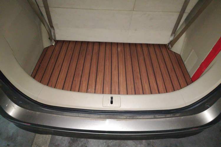 Used Buick GL8 2023 ES Lu Zun Deluxe Model Trunk
