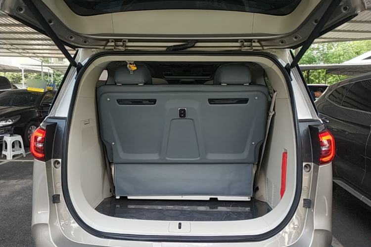 Used Buick GL8 2023 ES Lu Zun Comfort Model Trunk
