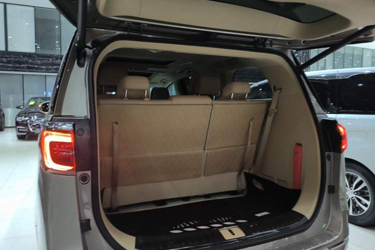 Used Buick GL8 2023 ES Lu Zun Luxury Model Trunk