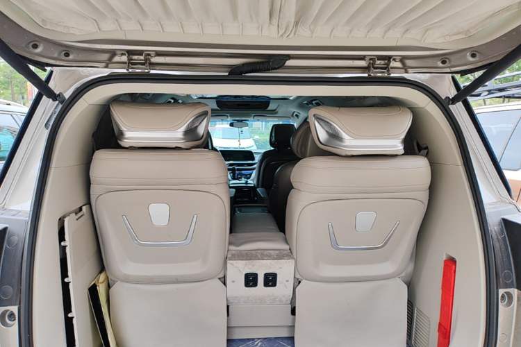 Used Buick GL8 2023 ES Lu Zun Comfort Model Trunk