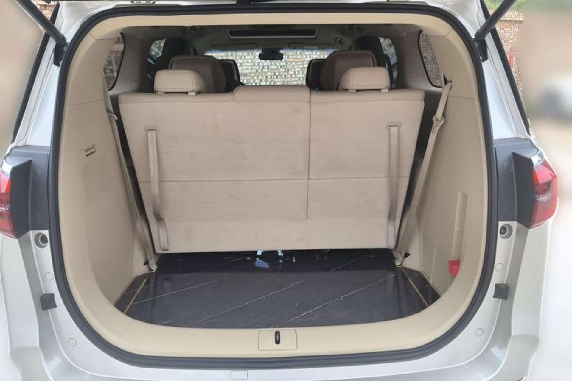 Used Buick GL8 2023 ES Lu Zun Deluxe Model Trunk