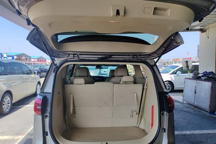 Used Buick GL8 2023 ES Lu Zun Deluxe Model Trunk
