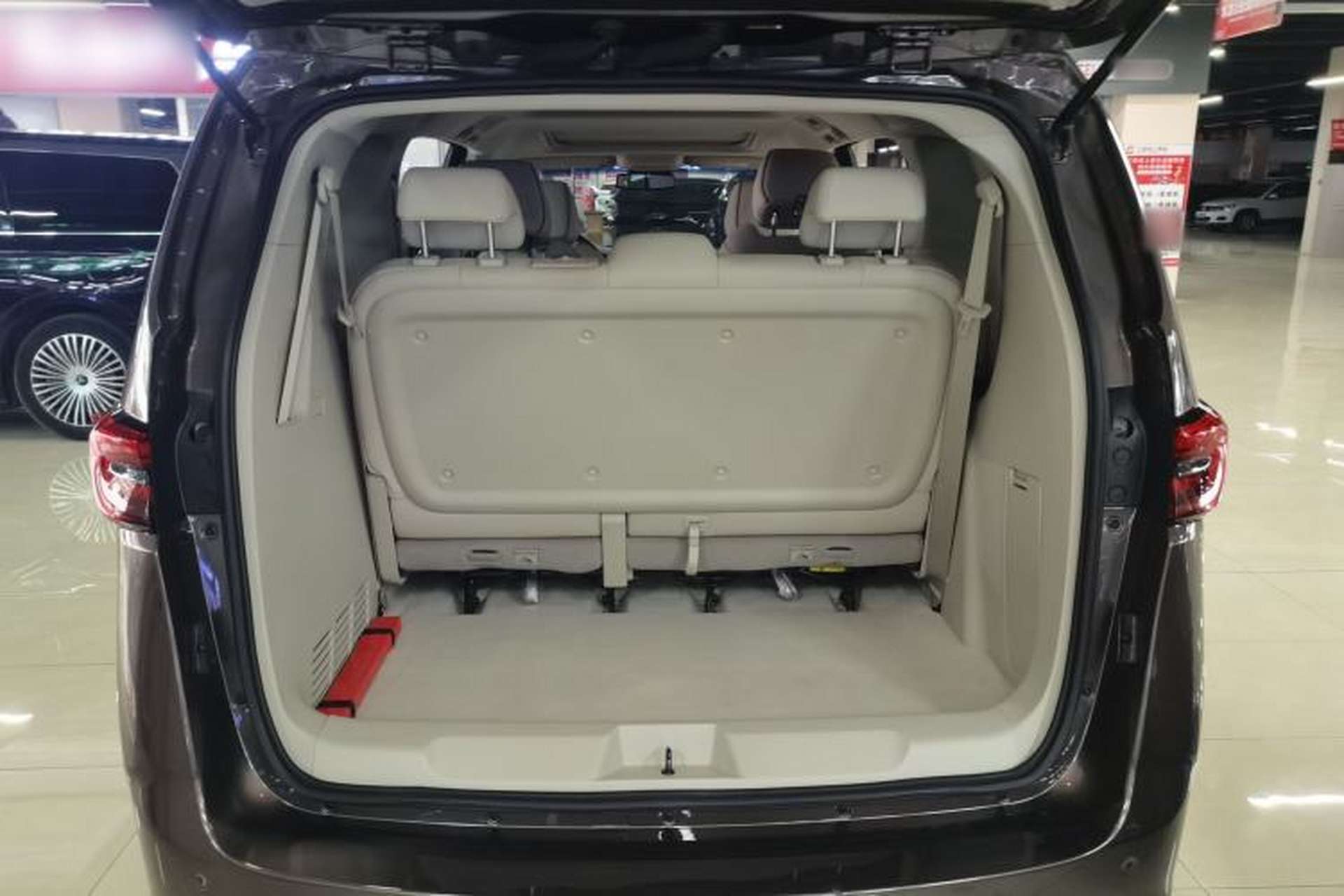 Used Buick GL8 2023 Land Executive Class 652T Luxury Model Trunk