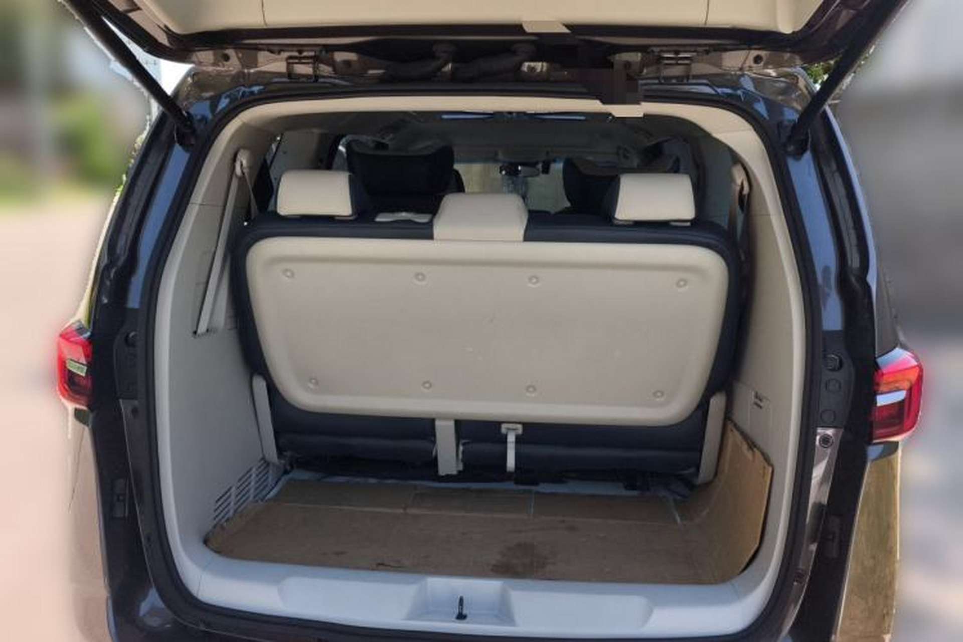 Used Buick GL8 2023 Land Executive Class Smart Enjoyment Model Trunk