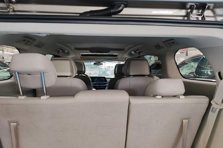 Used Buick GL8 2023 ES Lu Zun Comfort Model Trunk