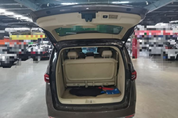 Used Buick GL8 2023 Facelifted Land Cruiser Executive Luxury Version Trunk