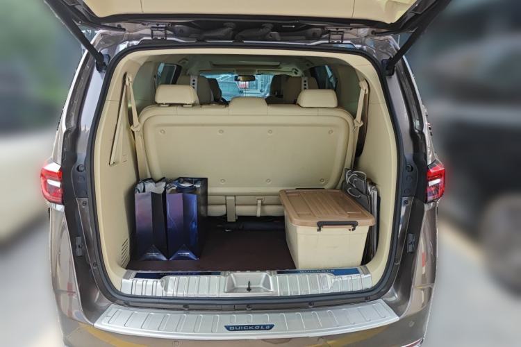 Used Buick GL8 2023 Facelifted Land Cruiser Executive Luxury Version Trunk