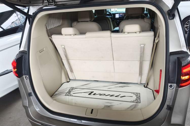 Used Buick GL8 2023 ES Lu Zun Luxury Model Trunk