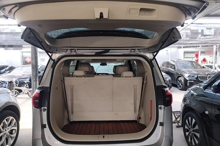 Used Buick GL8 2023 ES Lu Zun Deluxe Model Trunk