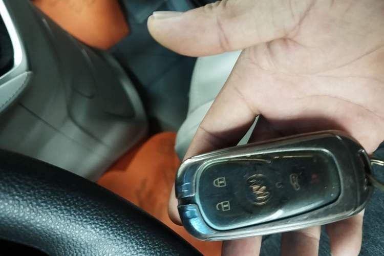 Used Buick GL8 2023 ES Lu Zun Comfort Model Vehicle Key