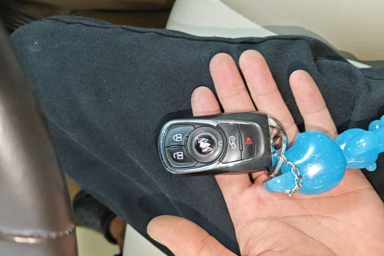Used Buick GL8 2023 Land Executive Class 652T Luxury Model Vehicle Key