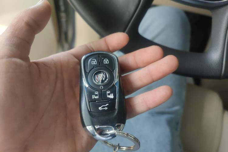 Used Buick GL8 2023 ES Lu Zun Luxury Model Vehicle Key