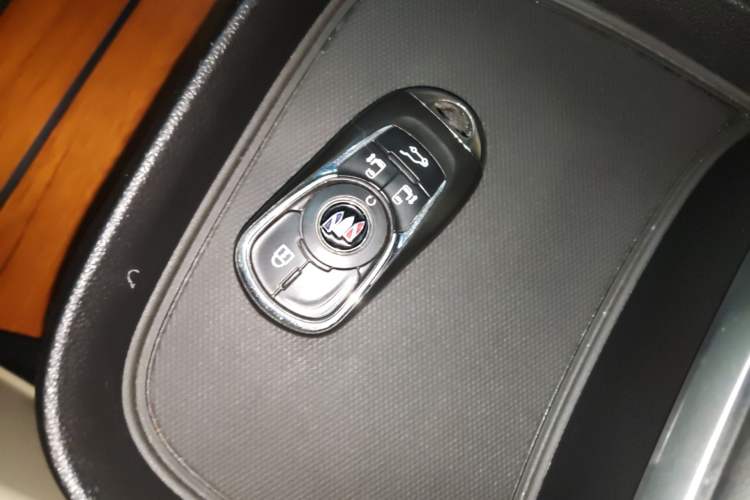 Used Buick GL8 2023 ES Lu Zun Luxury Model Vehicle Key