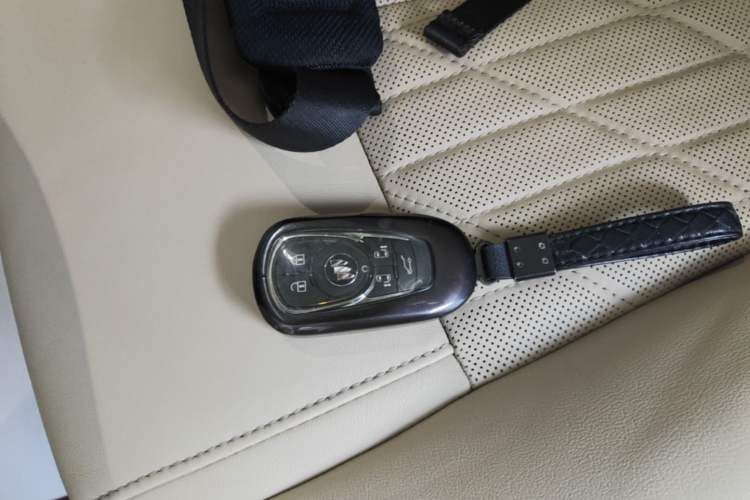 Used Buick GL8 2023 ES Lu Zun Flagship Model Vehicle Key