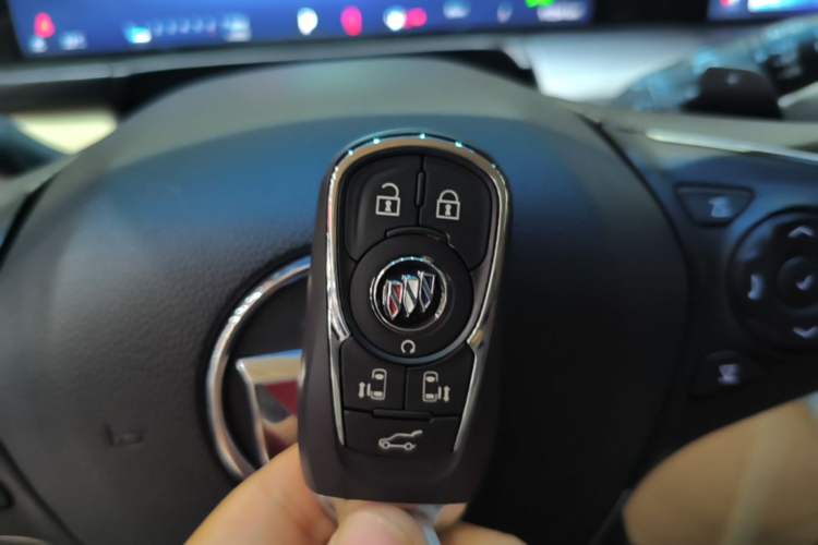Used Buick GL8 2023 ES Lu Zun Luxury Model Vehicle Key