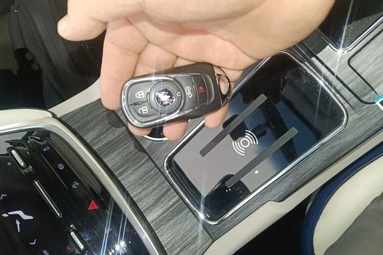 Used Buick GL8 2023 ES Lu Zun Comfort Model Vehicle Key
