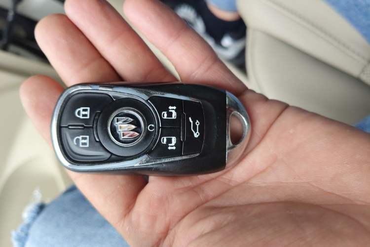 Used Buick GL8 2023 ES Lu Zun Luxury Model Vehicle Key