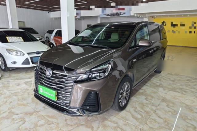 Buick GL8 2023 Land Executive Class Deluxe Model مستعملة