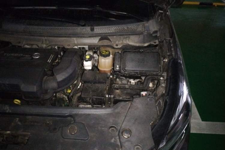 Used Buick GL8 2023 Land Executive Class Smart Enjoyment Model Engine Bay Left