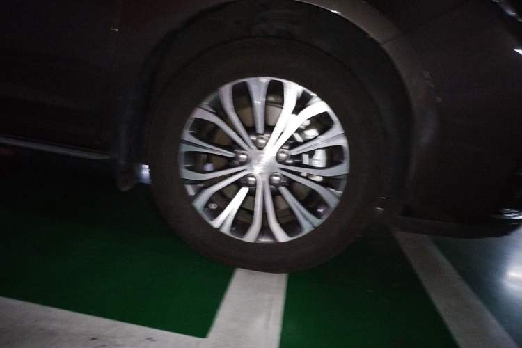 Used Buick GL8 2023 Land Executive Class Smart Enjoyment Model Right Front Wheel Hub