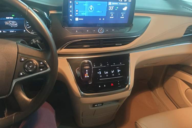 Used Buick GL8 2023 Land Executive Class 652T Luxury Model Audio And AC Panel