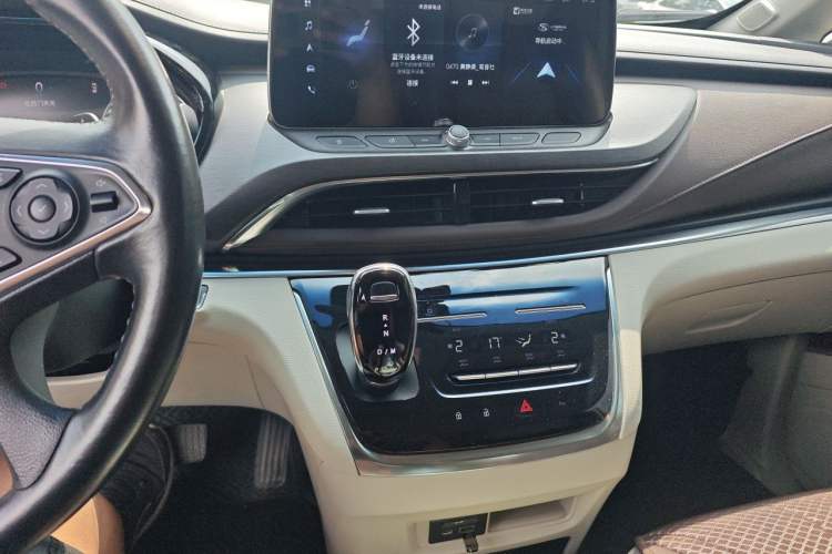 Used Buick GL8 2023 Land Executive Class 652T Luxury Model Audio And AC Panel