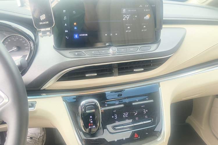 Used Buick GL8 2023 Facelifted Land Cruiser Executive Luxury Version Audio And AC Panel
