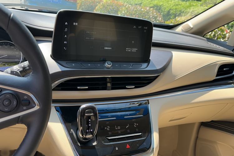 Used Buick GL8 2023 Land Business Class Smart Deluxe Model Audio And AC Panel