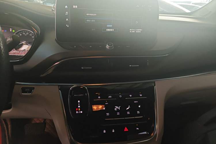 Used Buick GL8 2023 Land Executive Class Smart Enjoyment Model Audio And AC Panel