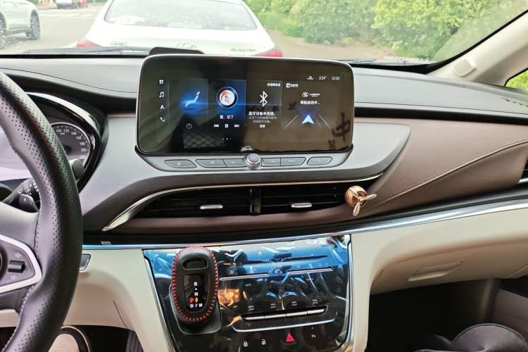 Used Buick GL8 2023 Land Executive Class Smart Enjoyment Model Audio And AC Panel