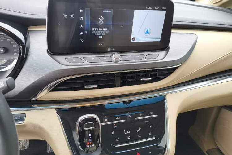 Used Buick GL8 2023 Facelifted Land Cruiser Executive Luxury Version Audio And AC Panel