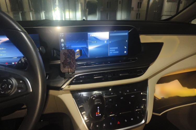 Used Buick GL8 2023 ES Lu Zun Deluxe Model Audio And AC Panel