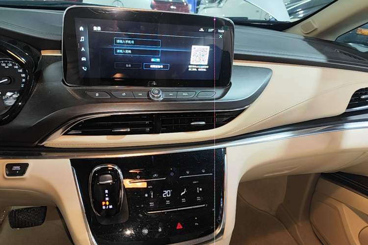 Used Buick GL8 2023 Facelifted Land Cruiser Executive Luxury Version Audio And AC Panel