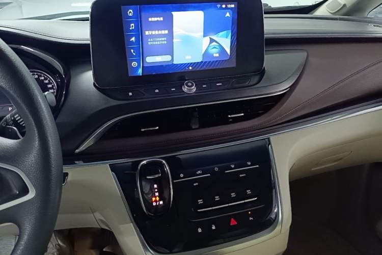 Used Buick GL8 2023 Land Executive Class Comfort Model Audio And AC Panel