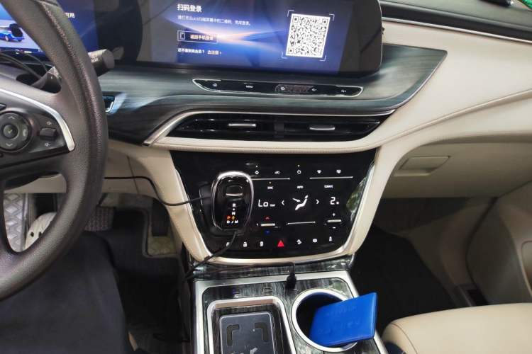 Used Buick GL8 2023 ES Lu Zun Comfort Model Audio And AC Panel