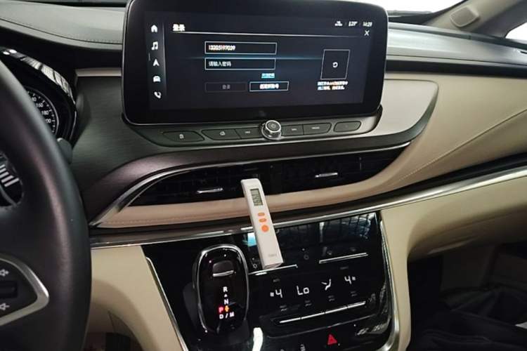 Used Buick GL8 2023 Facelifted Land Cruiser Executive Luxury Version Audio And AC Panel