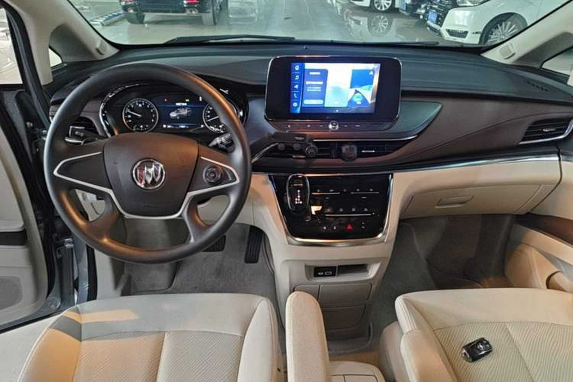 Used Buick GL8 2023 Land Executive Class Comfort Model Center Console