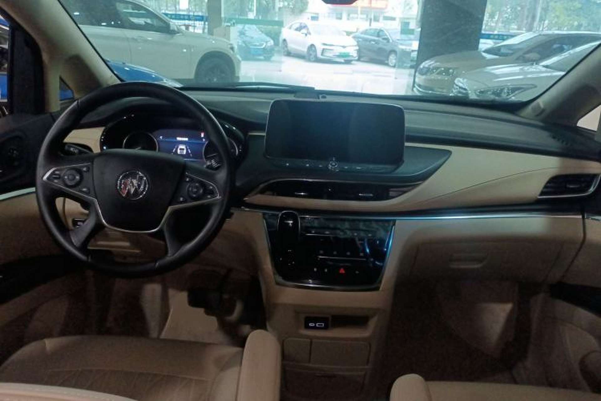 Used Buick GL8 2023 Facelifted Land Cruiser Executive Luxury Version Center Console