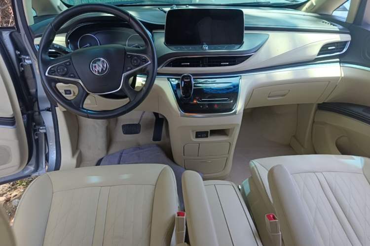 Used Buick GL8 2023 Land Executive Class 652T Luxury Model Center Console
