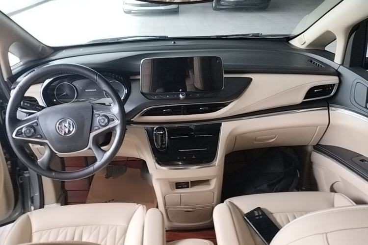 Used Buick GL8 2023 Facelifted Land Cruiser Executive Luxury Version Center Console